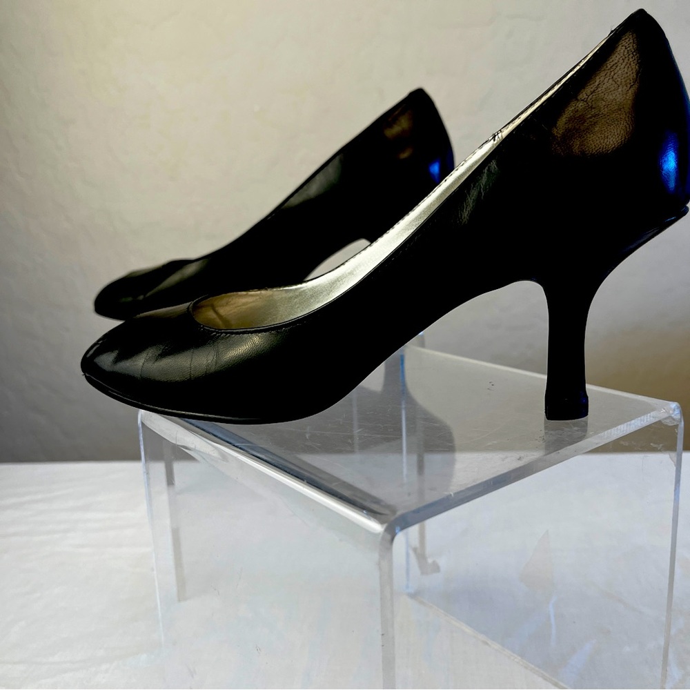 Liz Claiborne Peep Toe Shoes, Black, 7 medium, mid-sized heel, 2 inches.